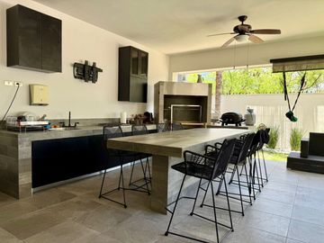 Casa en Venta en Sierra Alta 9° Sector
