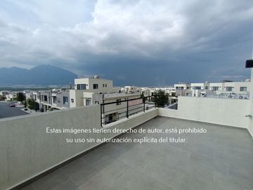 Casa en Venta en Ferrara Residencial 3 pisos