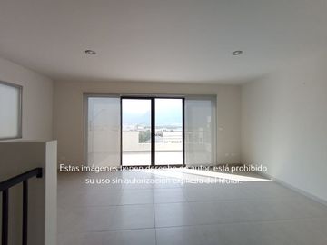 Casa en Venta en Ferrara Residencial 3 pisos