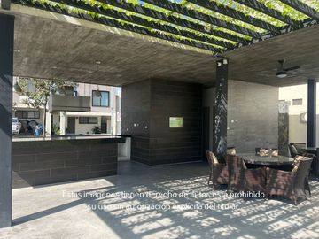 Casa en Venta en Ferrara Residencial 3 pisos