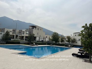 Casa en Venta en Ferrara Residencial 3 pisos