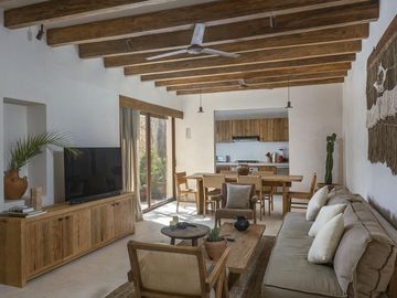Tranquil 3 Bedroom Jungle Villa with Rooftop Pool