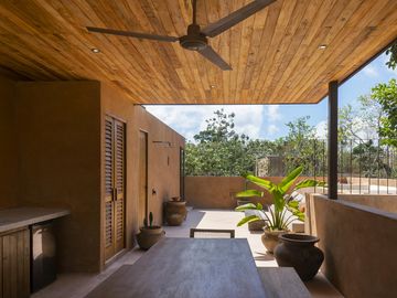 Tranquil 3 Bedroom Jungle Villa with Rooftop Pool