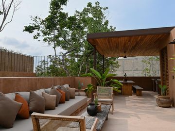 Tranquil 3 Bedroom Jungle Villa with Rooftop Pool