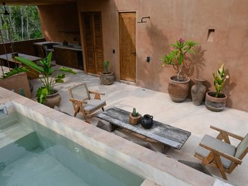 Tranquil 3 Bedroom Jungle Villa with Rooftop Pool