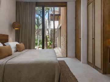Tranquil 3 Bedroom Jungle Villa with Rooftop Pool
