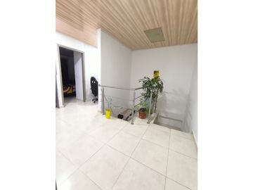 VENTA DE HERMOSA CASA REMODELADA Y VEHICULAR LA PRADERA DOSQUEBRADAS