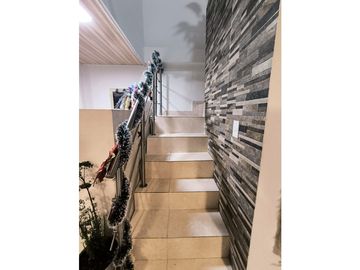 VENTA DE HERMOSA CASA REMODELADA Y VEHICULAR LA PRADERA DOSQUEBRADAS