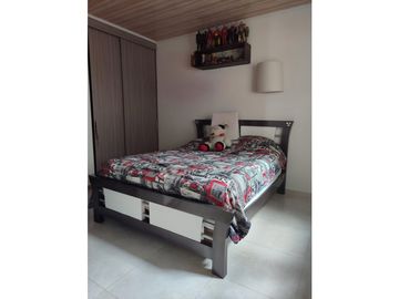 VENTA DE HERMOSA CASA REMODELADA Y VEHICULAR LA PRADERA DOSQUEBRADAS