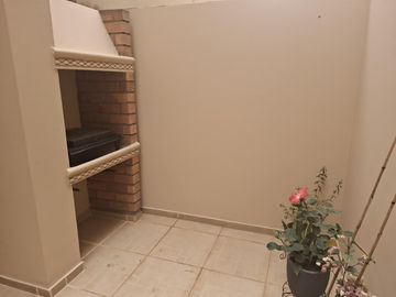 DEPARTAMENTO A LA VENTA EN 1ER PISO CON TERRAZAS Y PATIO