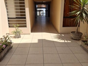 DEPARTAMENTO A LA VENTA EN 1ER PISO CON TERRAZAS Y PATIO