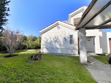 Casa en Venta en AVENIDA CHAMISERO