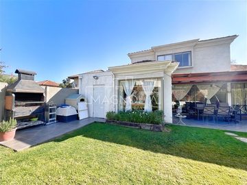 Casa en Venta en AVENIDA CHAMISERO