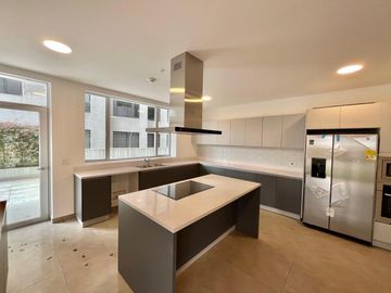 Venta Duplex de Lujo fc Gonzales Suarez US$ 550000