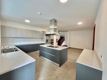 Venta Duplex de Lujo fc Gonzales Suarez US$ 550000