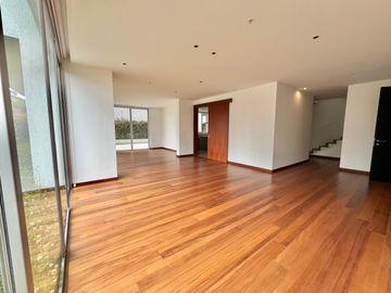 Venta Duplex de Lujo fc Gonzales Suarez US$ 550000