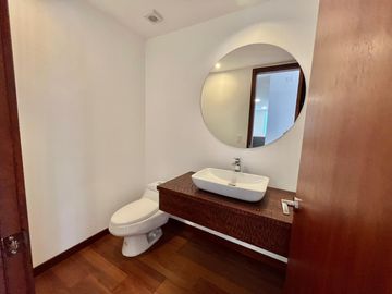 Venta Duplex de Lujo fc Gonzales Suarez US$ 550000