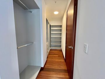 Venta Duplex de Lujo fc Gonzales Suarez US$ 550000