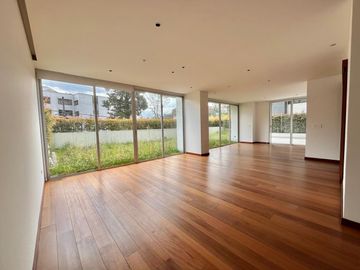 Venta Duplex de Lujo fc Gonzales Suarez US$ 550000