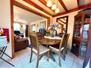 Casa en Venta en ACOGEDORA, BUEN ESTADO, BUEN BARRIO, Hermosas Vistas, Juegos, Parques, Las Vizcachas, Puente Alto