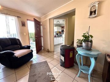 Casa en Venta en ACOGEDORA, BUEN ESTADO, BUEN BARRIO, Hermosas Vistas, Juegos, Parques, Las Vizcachas, Puente Alto