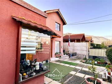 Casa en Venta en ACOGEDORA, BUEN ESTADO, BUEN BARRIO, Hermosas Vistas, Juegos, Parques, Las Vizcachas, Puente Alto