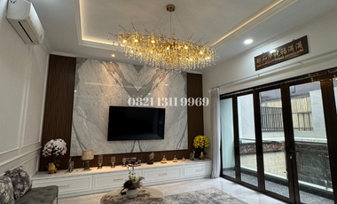 Rumah Mewah Full Furnished di Scarlet Summarecon Gading Serpong