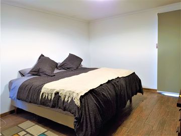 Venta de casa de dos dormitorios, en Quillota.