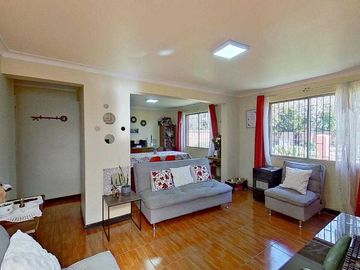 Casa en venta en LA REINA