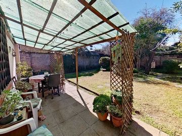 Casa en venta en LA REINA