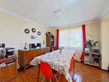 Casa en venta en LA REINA