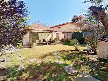 Casa en venta en LA REINA