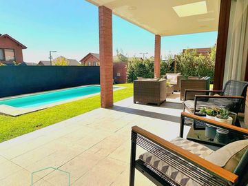 Casa en venta en PEÑALOLÉN