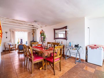 Casa Esquina con Potencial Comercial en calle altamente transitada Geronimo Méndez