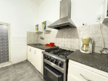 VENTA DE CASA 3  DORMITORIOS  SEMI CENTRICA TANDIL