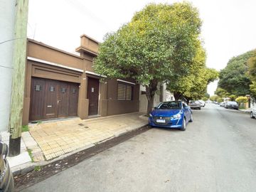 VENTA DE CASA 3  DORMITORIOS  SEMI CENTRICA TANDIL
