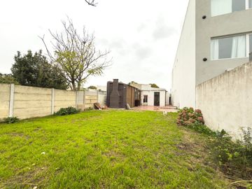 VENTA DE CASA 3  DORMITORIOS  SEMI CENTRICA TANDIL
