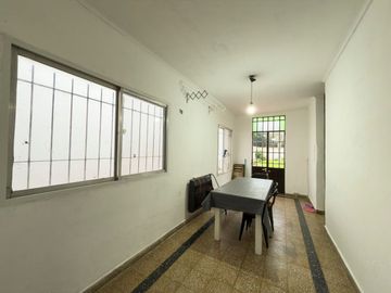 VENTA DE CASA 3  DORMITORIOS  SEMI CENTRICA TANDIL