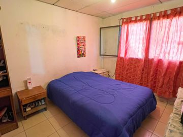 CASA DE BARRIO EN Bº 17 DE AGOSTO 3 DORM.