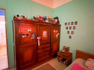 CASA DE BARRIO EN Bº 17 DE AGOSTO 3 DORM.