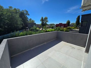 VENTA CASA 5 AMB C/PISCINA - B. LOS ARCES, PILAR