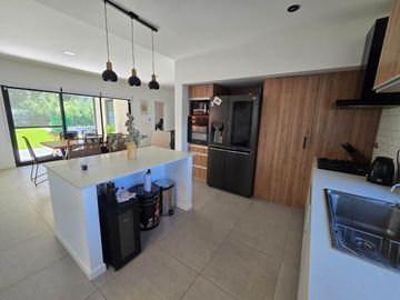 VENTA CASA 5 AMB C/PISCINA - B. LOS ARCES, PILAR