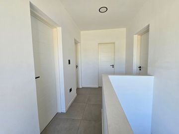 VENTA CASA 5 AMB C/PISCINA - B. LOS ARCES, PILAR