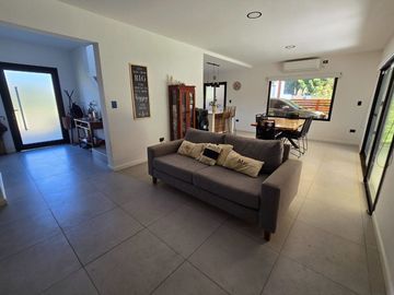 VENTA CASA 5 AMB C/PISCINA - B. LOS ARCES, PILAR