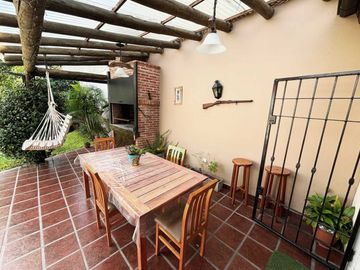 VENTA CASA 3 AMB JARDINPILETA EN RAMOS MEJIA