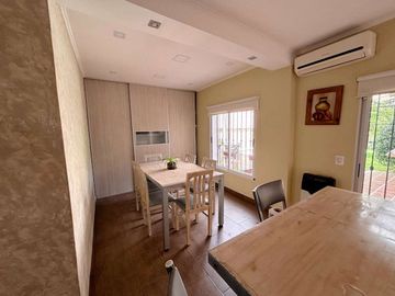 VENTA CASA 3 AMB JARDINPILETA EN RAMOS MEJIA