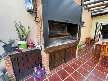 VENTA CASA 3 AMB JARDINPILETA EN RAMOS MEJIA