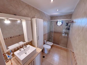 VENTA CASA 3 AMB JARDINPILETA EN RAMOS MEJIA