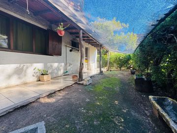 Casa 3 ambientes en venta con Galpón florida oeste