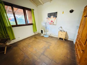 Casa 3 ambientes en venta con Galpón florida oeste